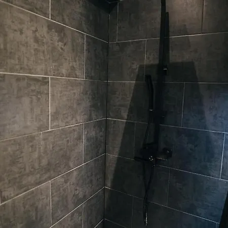 Thome Arena Apartment